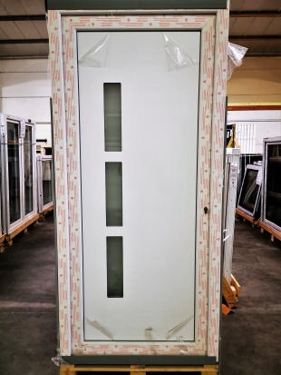 PVC DEUR MET SIERPANEEL EN 3 RAMEN WIT 980 x 2100mm RECHTS