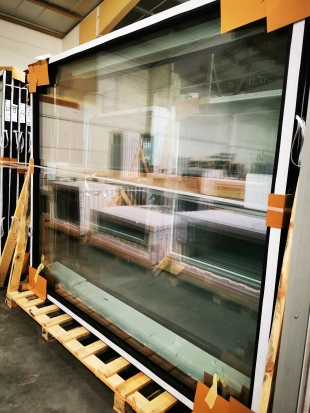 PVC VAST RAAM ZWART 1980 x 2100mm