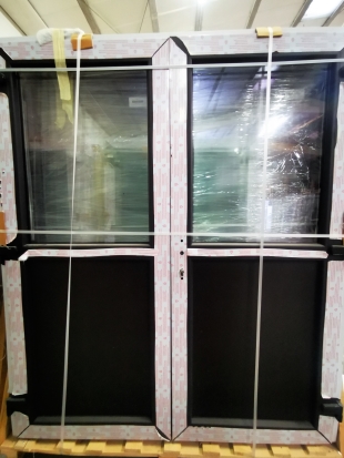 PVC DUBBELE DEUR 1/2 GLAS ZWART 1800 x 2100mm LINKS