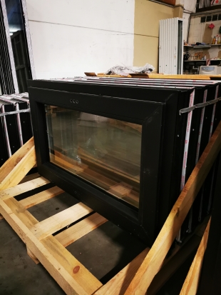 PVC KIEPRAAM ZWART 980 x 600mm