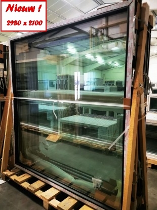 PVC VAST RAAM ZWART 2980 x 2100mm