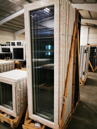 PVC DRAAI-KIEPRAAM 1 VLEUGEL WIT 700 x 2100mm LINKS