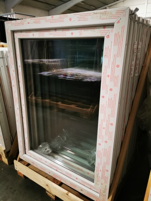 PVC DRAAI-KIEPRAAM 1 VLEUGEL WIT 900 x 1200mm RECHTS