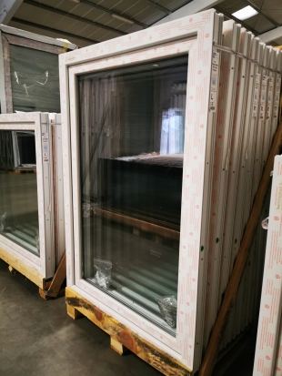 PVC DRAAI-KIEPRAAM 1 VLEUGEL WIT 1000 x 1500mm LINKS