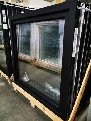 PVC DRAAI-KIEPRAAM 1 VLEUGEL ZWART 1200 x 1200mm LINKS