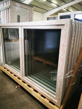 PVC DRAAI-KIEPRAAM 2 VLEUGELS WIT 2100 x 1300mm LINKS