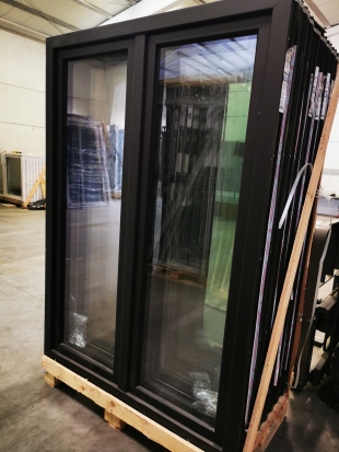 PVC DRAAI-KIEPRAAM 2 VLEUGELS ZWART 1300 x 1850mm RECHTS