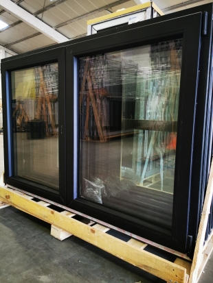 PVC DRAAI-KIEPRAAM 2 VLEUGELS ZWART 1800 x 1200mm RECHTS